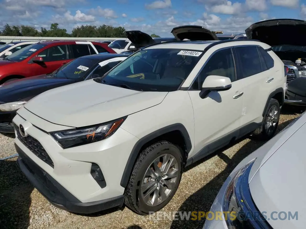 1 Photograph of a damaged car 2T3Y1RFV4NW192632 TOYOTA RAV4 2022