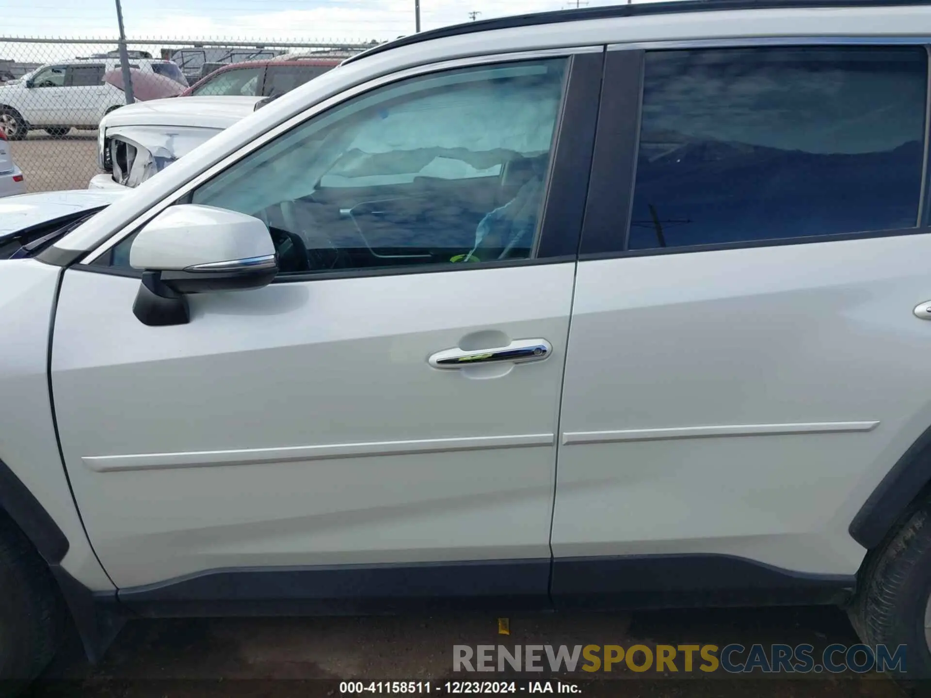 14 Photograph of a damaged car 2T3Y1RFV7NW196836 TOYOTA RAV4 2022