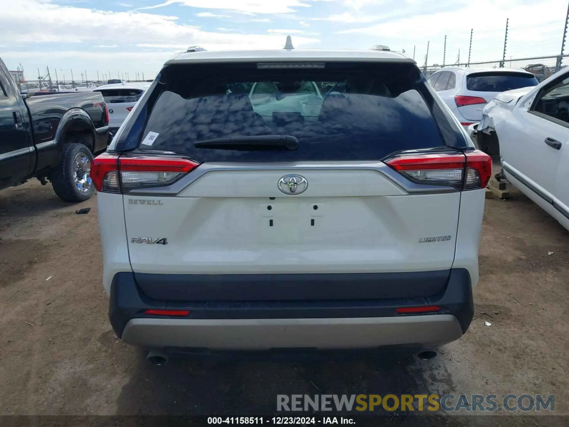 16 Photograph of a damaged car 2T3Y1RFV7NW196836 TOYOTA RAV4 2022