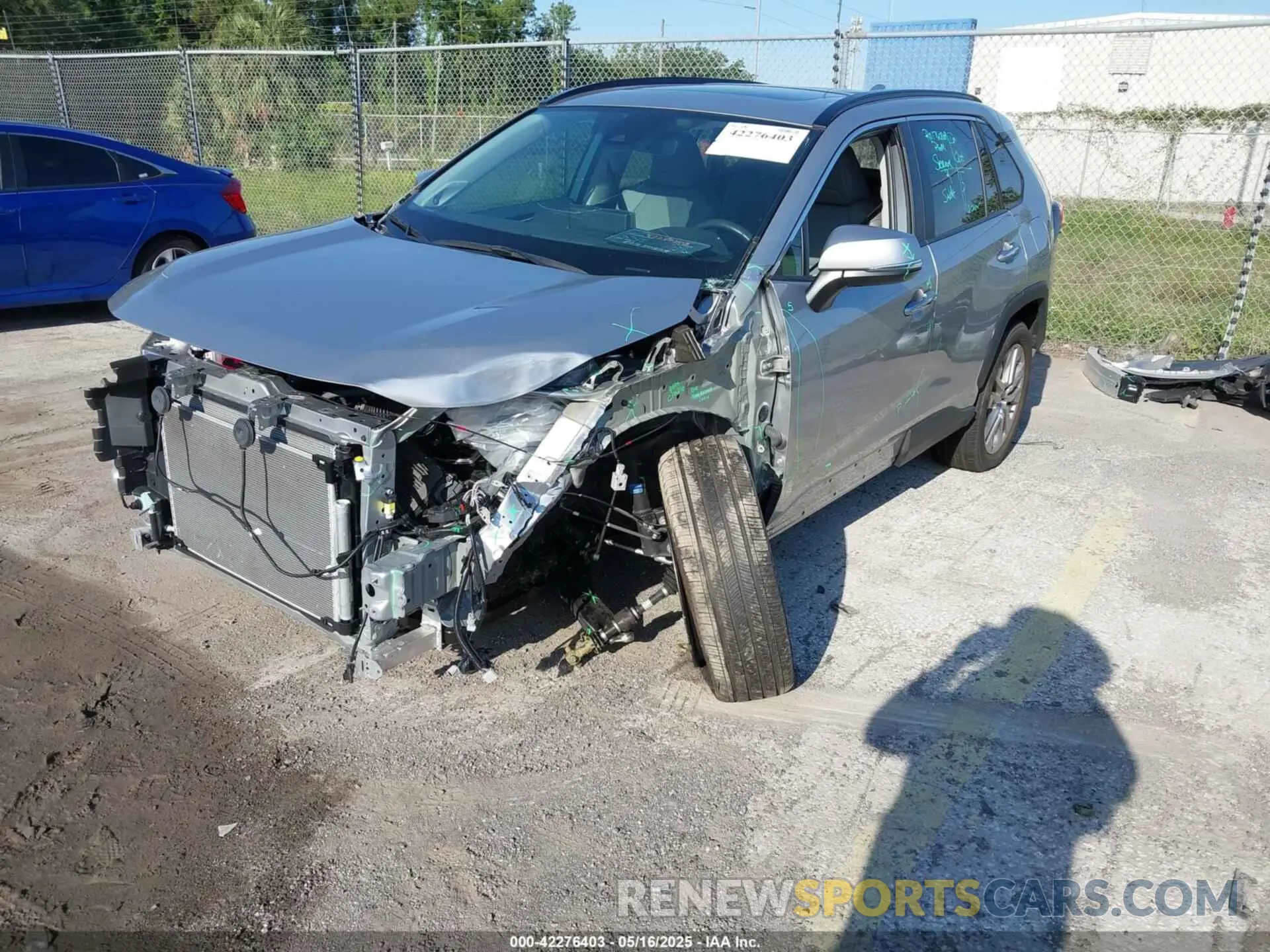 2 Photograph of a damaged car 2T3Y1RFV9NC190179 TOYOTA RAV4 2022