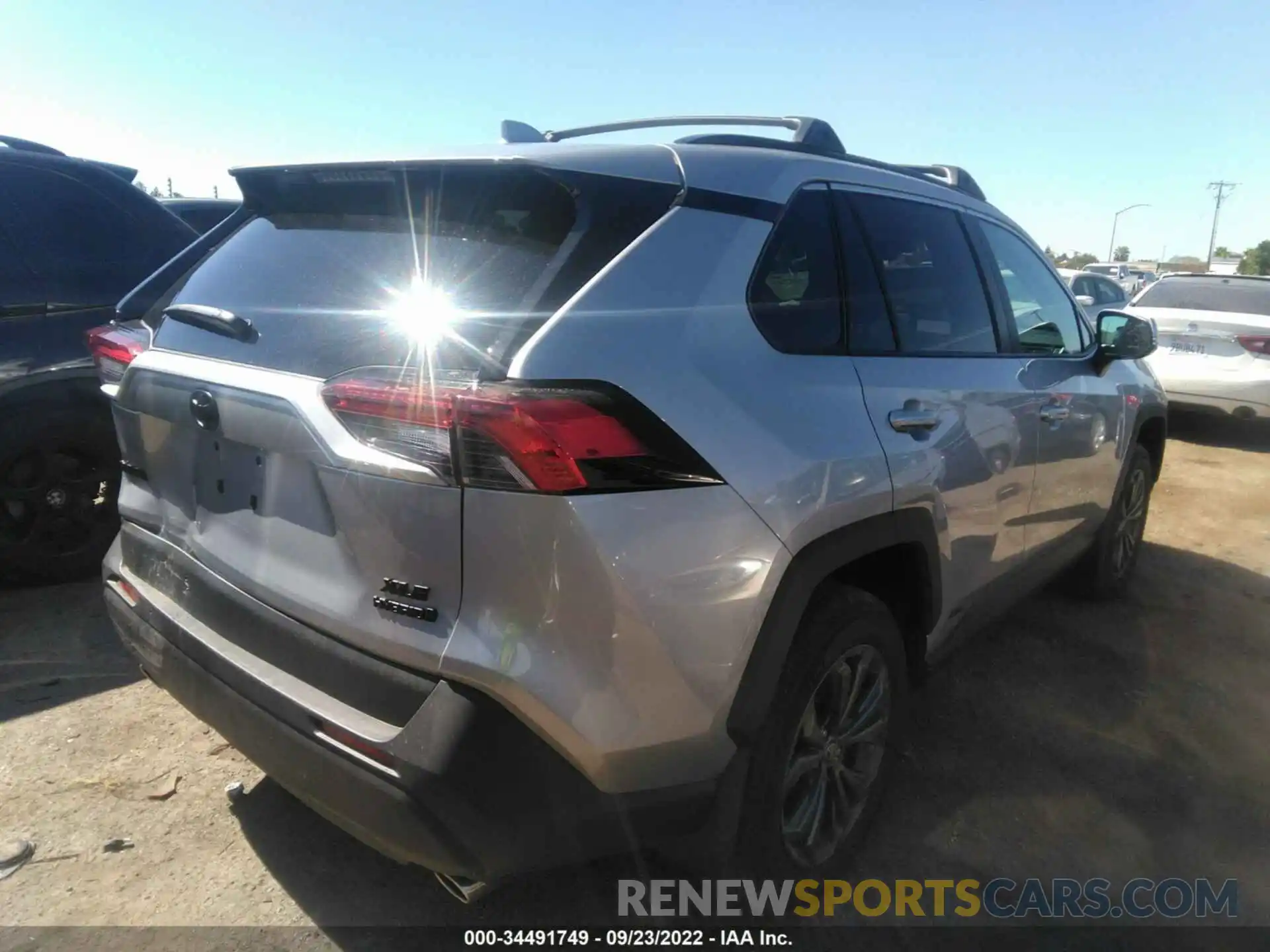 4 Photograph of a damaged car 4T3B6RFV0NU094074 TOYOTA RAV4 2022