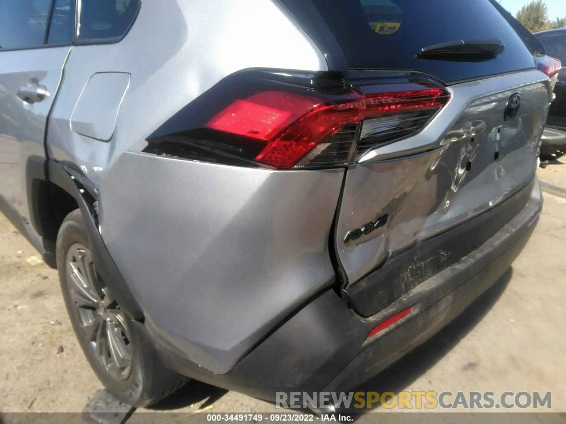 6 Photograph of a damaged car 4T3B6RFV0NU094074 TOYOTA RAV4 2022