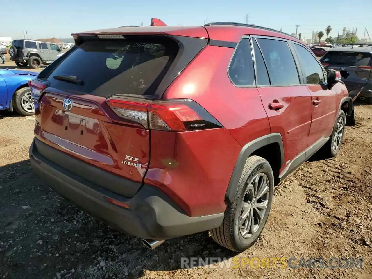 4 Photograph of a damaged car 4T3B6RFV1NU067112 TOYOTA RAV4 2022