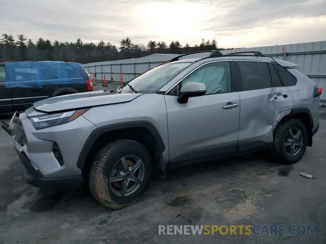 1 Photograph of a damaged car 4T3B6RFV1NU068468 TOYOTA RAV4 2022
