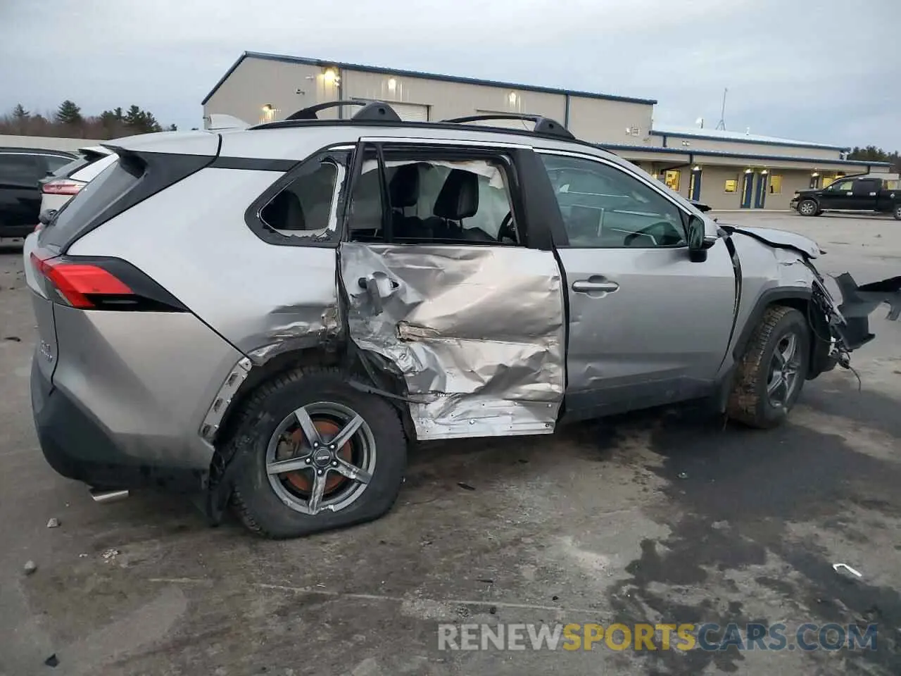 3 Photograph of a damaged car 4T3B6RFV1NU068468 TOYOTA RAV4 2022