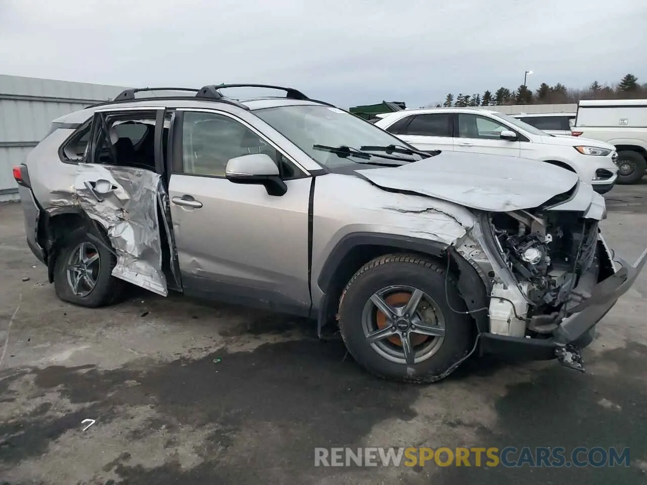 4 Photograph of a damaged car 4T3B6RFV1NU068468 TOYOTA RAV4 2022