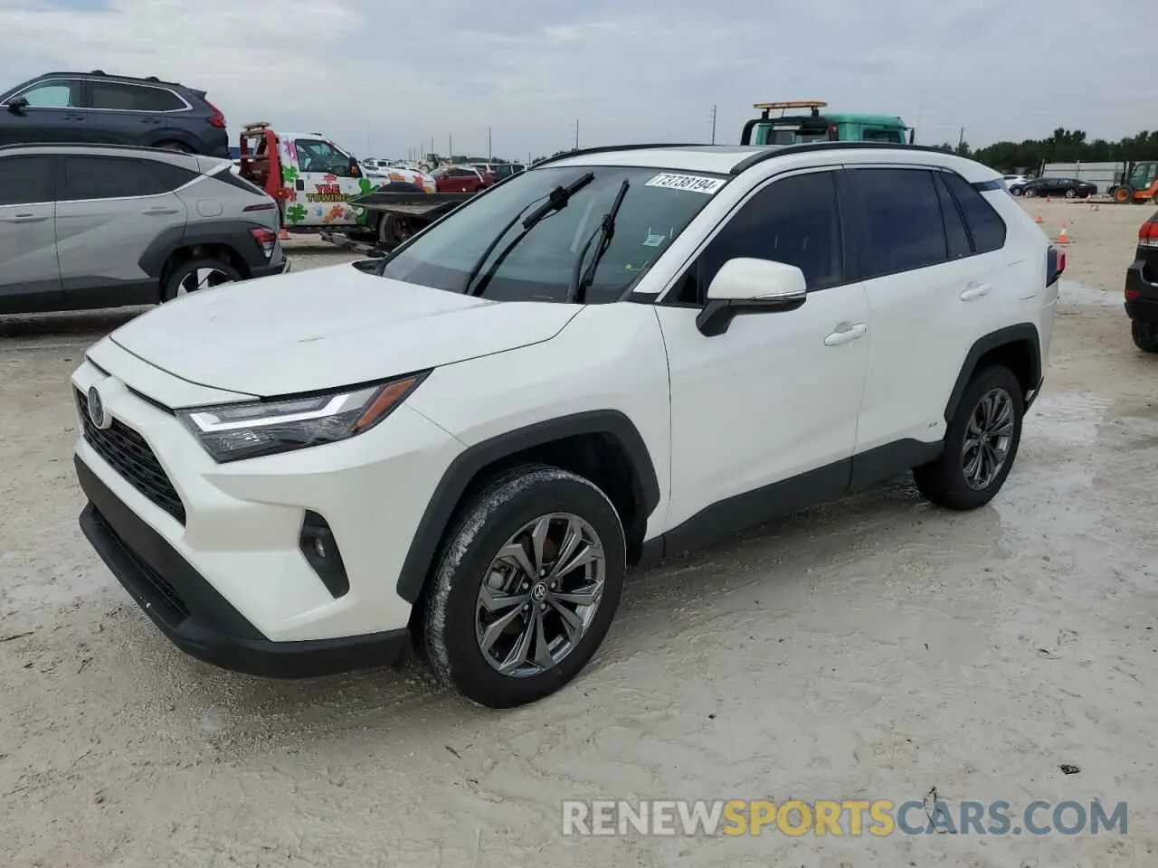 1 Photograph of a damaged car 4T3B6RFV2NU072402 TOYOTA RAV4 2022