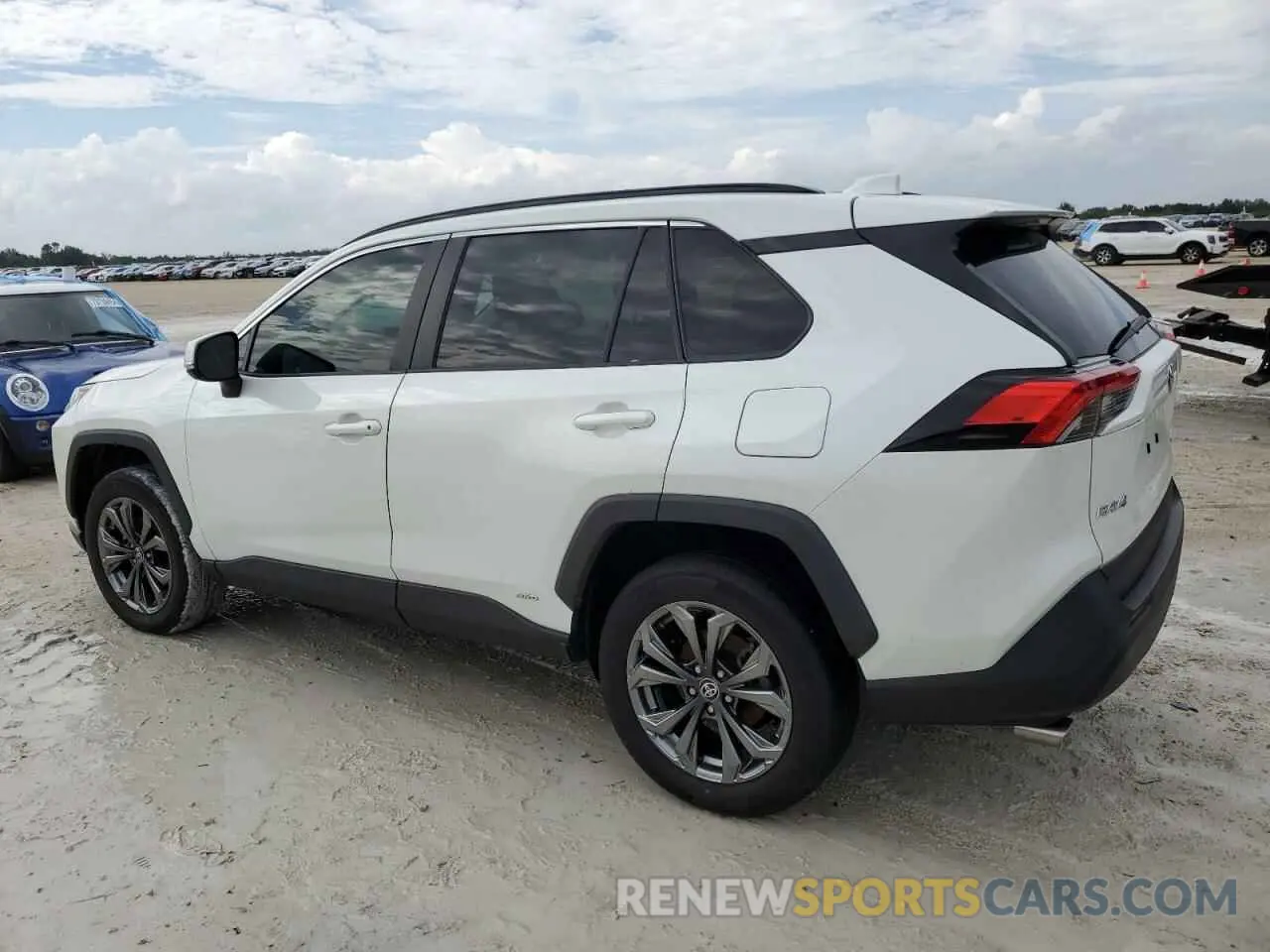 2 Photograph of a damaged car 4T3B6RFV2NU072402 TOYOTA RAV4 2022