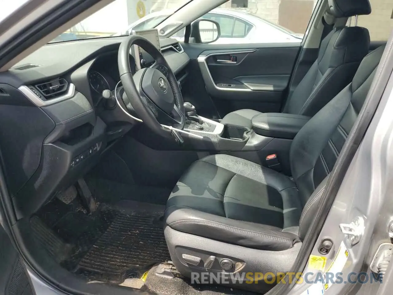 7 Photograph of a damaged car 4T3B6RFV3NU066690 TOYOTA RAV4 2022