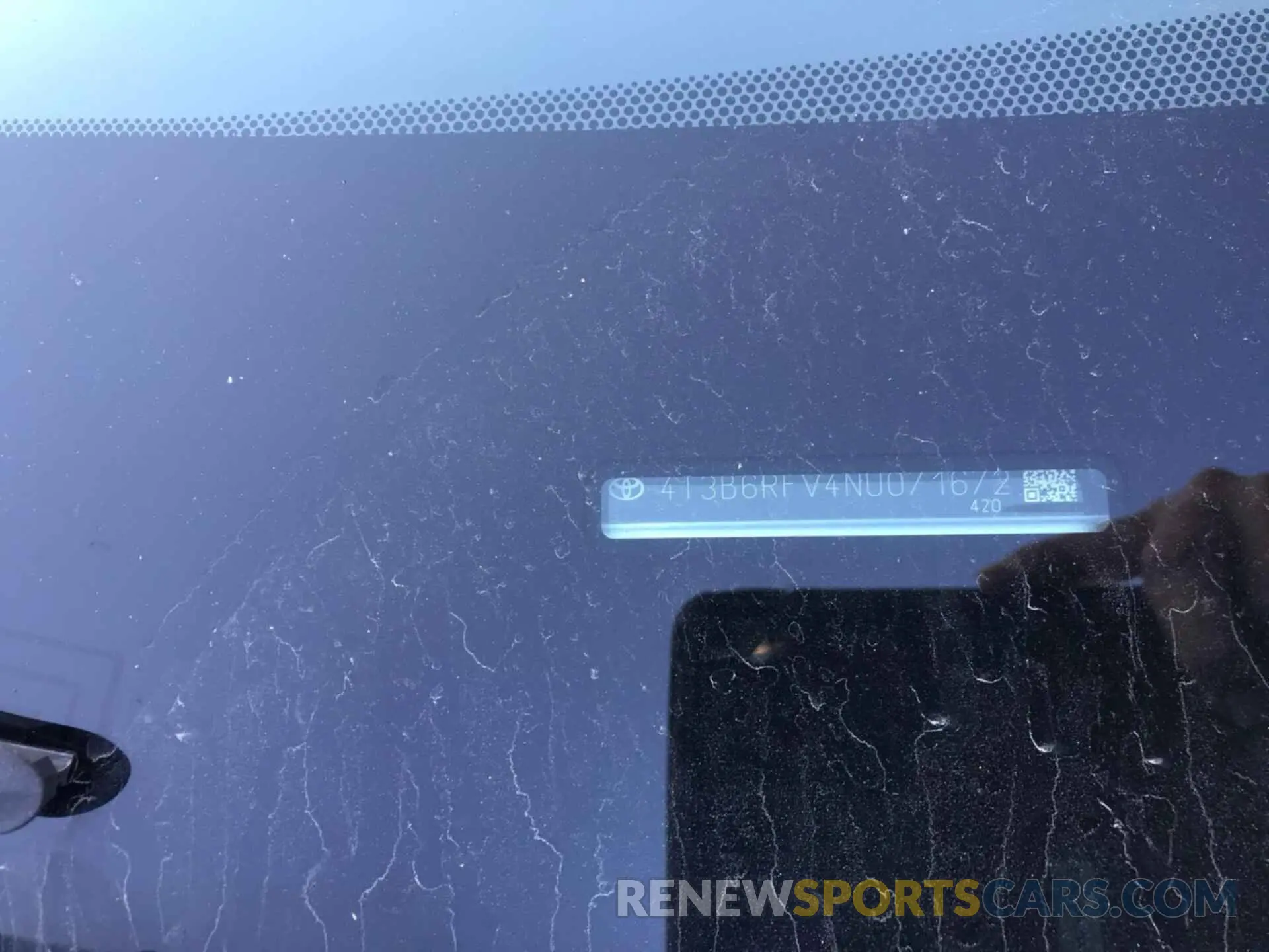 8 Photograph of a damaged car 4T3B6RFV4NU071672 TOYOTA RAV4 2022