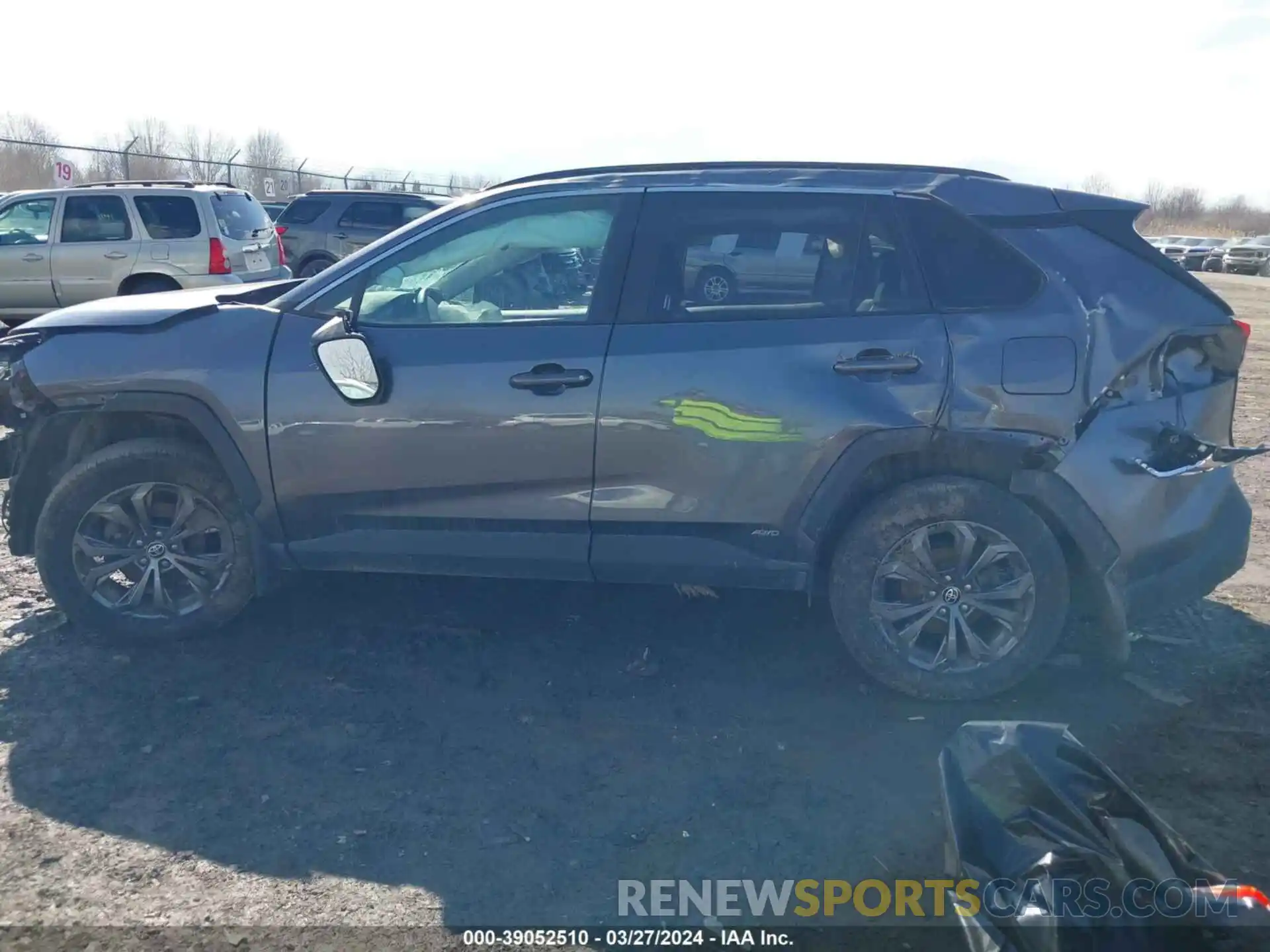 14 Photograph of a damaged car 4T3B6RFV4NU102404 TOYOTA RAV4 2022