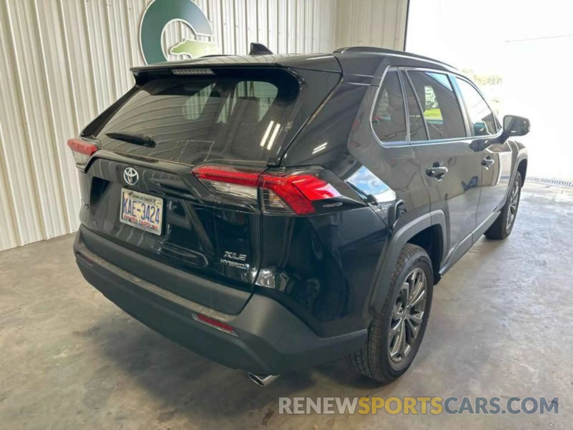 19 Photograph of a damaged car 4T3B6RFV5NU072099 TOYOTA RAV4 2022