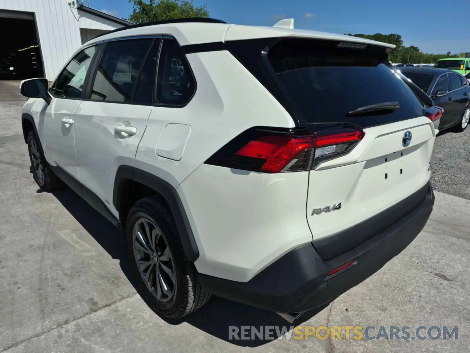 11 Photograph of a damaged car 4T3B6RFV6NU066831 TOYOTA RAV4 2022