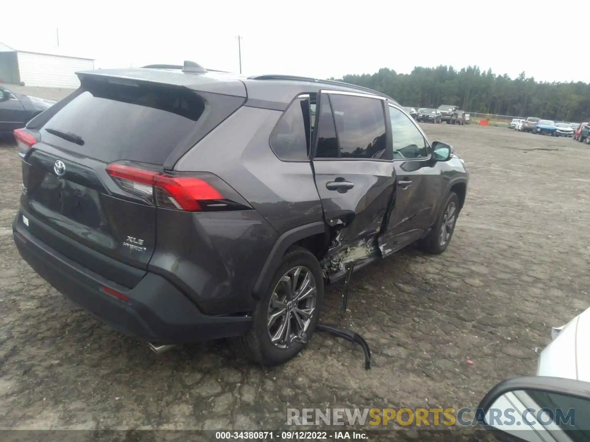 4 Photograph of a damaged car 4T3B6RFV6NU069311 TOYOTA RAV4 2022