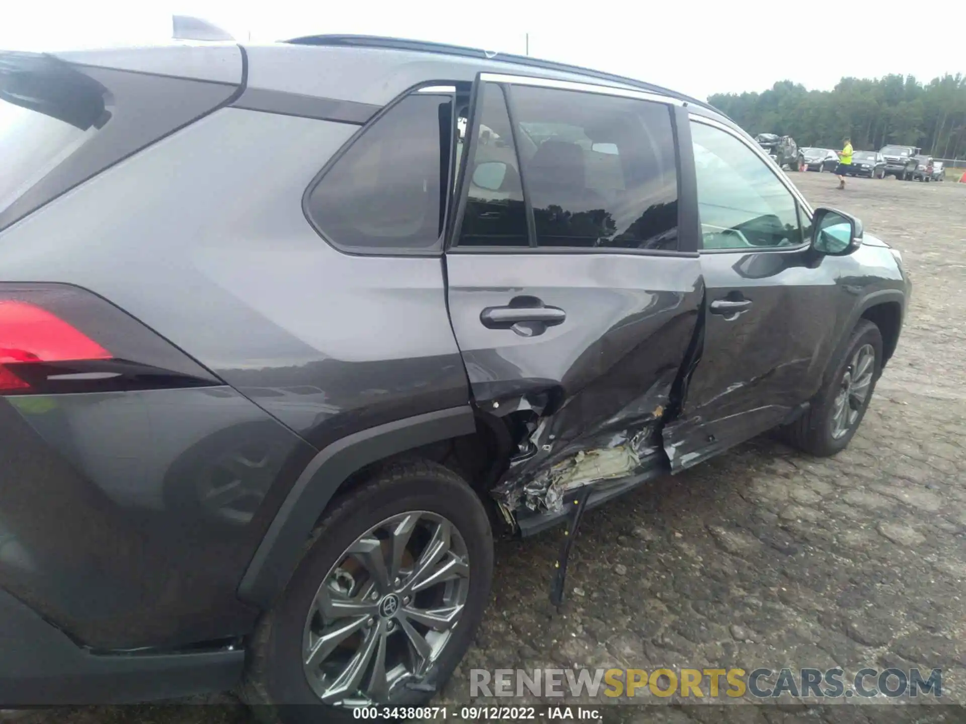 6 Photograph of a damaged car 4T3B6RFV6NU069311 TOYOTA RAV4 2022