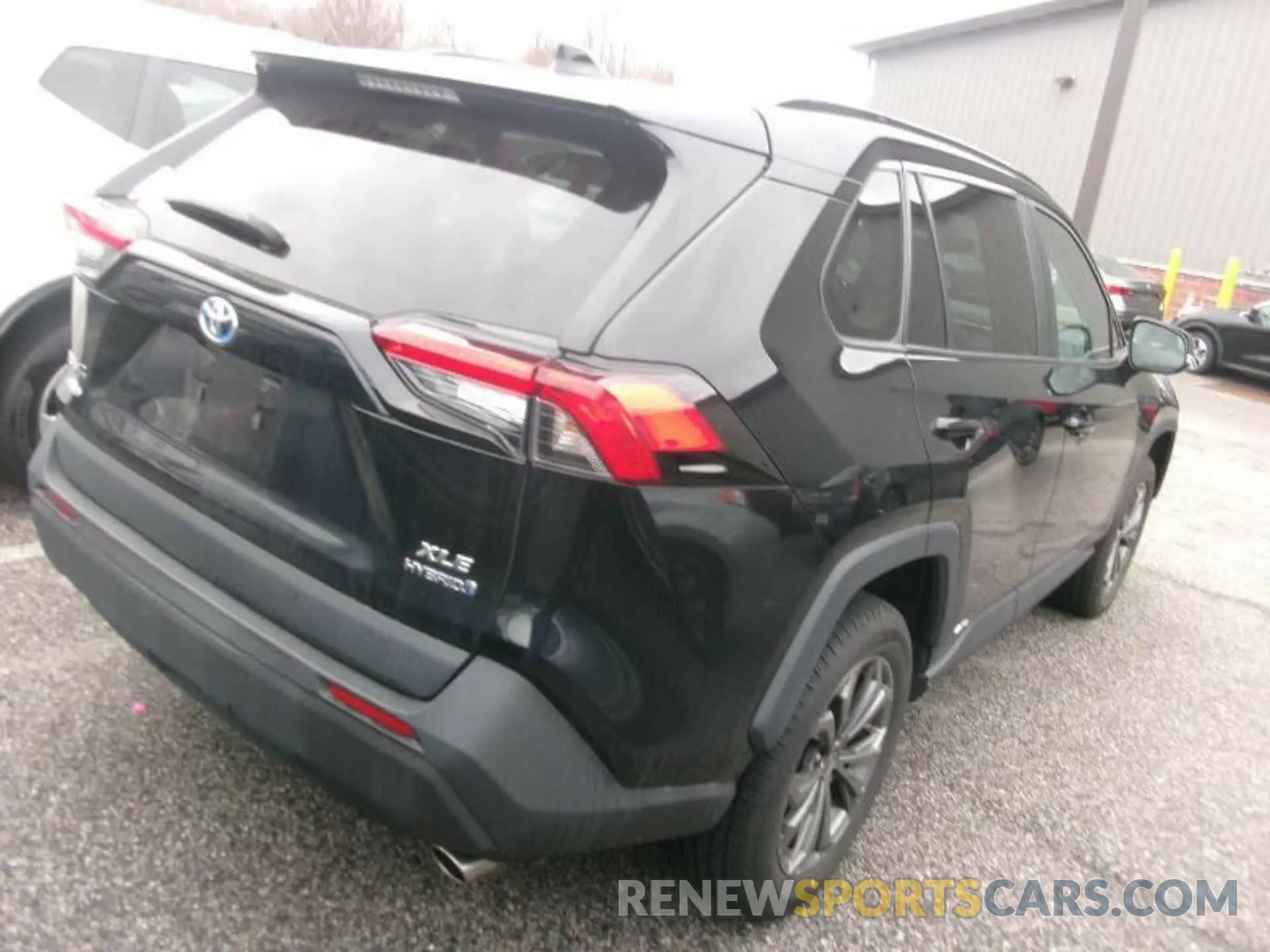 10 Photograph of a damaged car 4T3B6RFV8NU066619 TOYOTA RAV4 2022