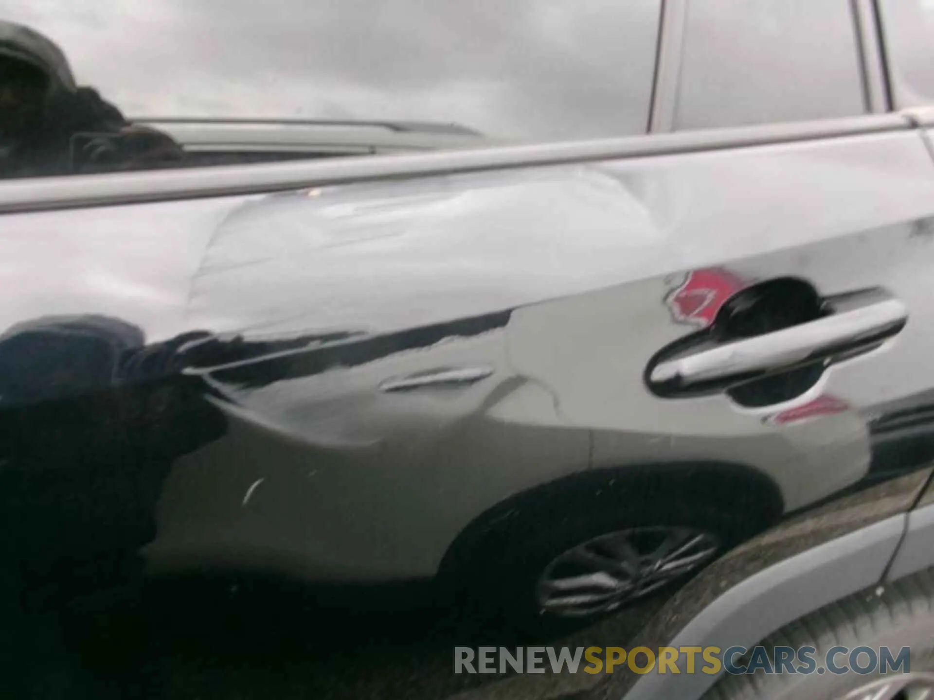 18 Photograph of a damaged car 4T3B6RFV8NU066619 TOYOTA RAV4 2022
