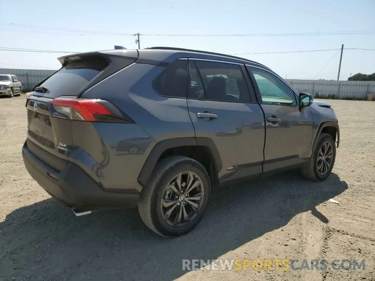 3 Photograph of a damaged car 4T3B6RFV8NU101885 TOYOTA RAV4 2022