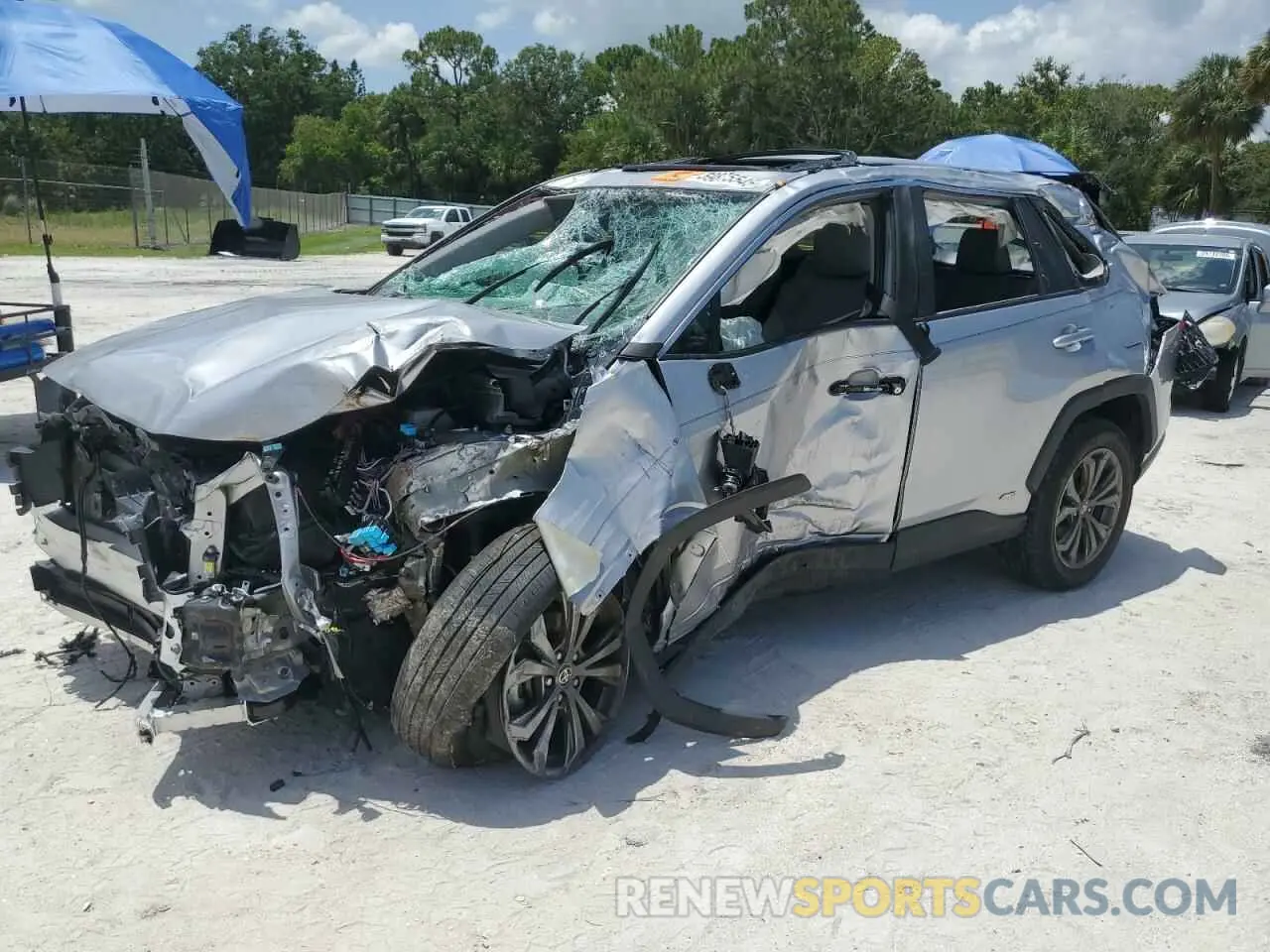 1 Photograph of a damaged car 4T3B6RFV9NU071893 TOYOTA RAV4 2022