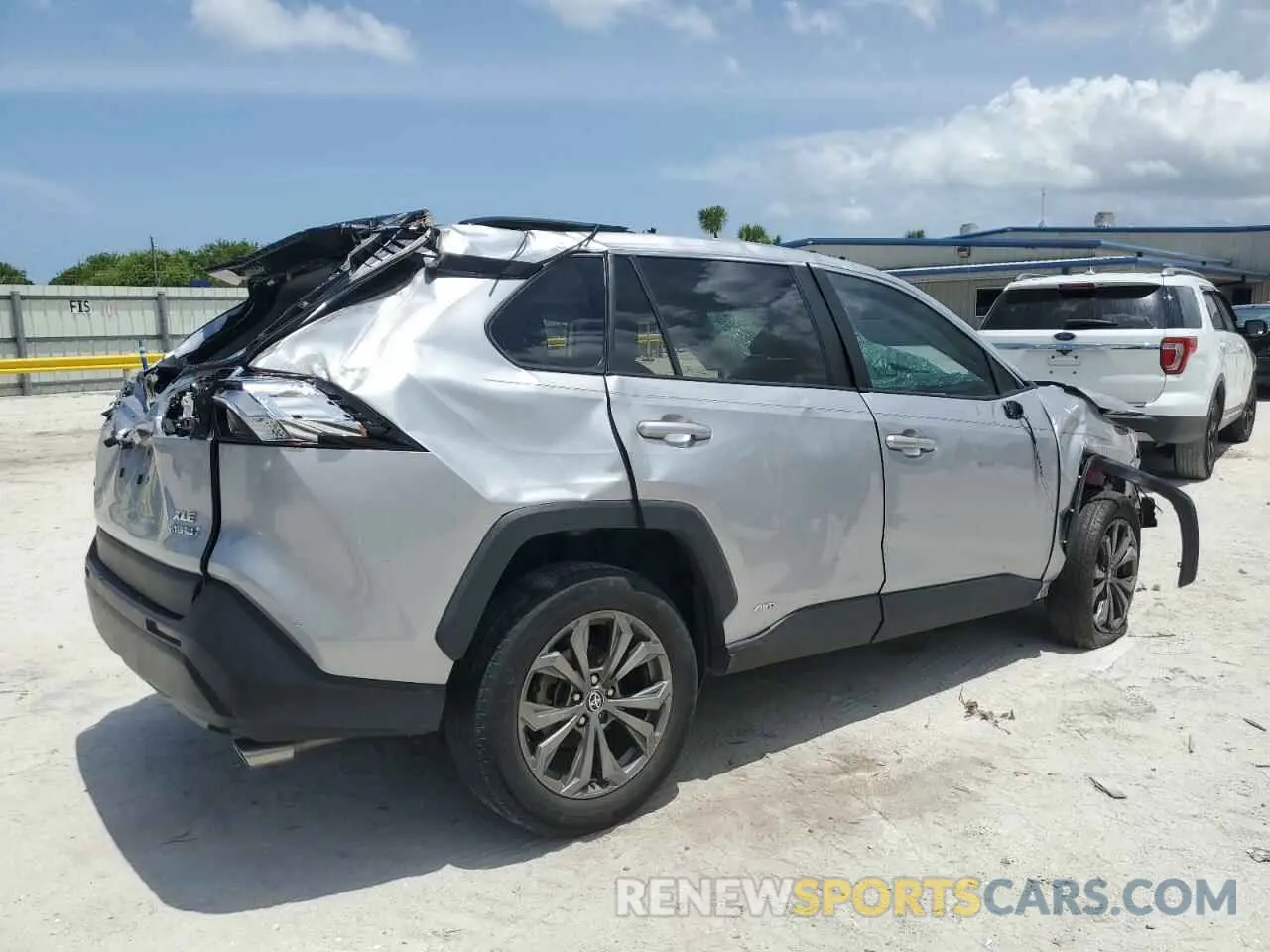 3 Photograph of a damaged car 4T3B6RFV9NU071893 TOYOTA RAV4 2022