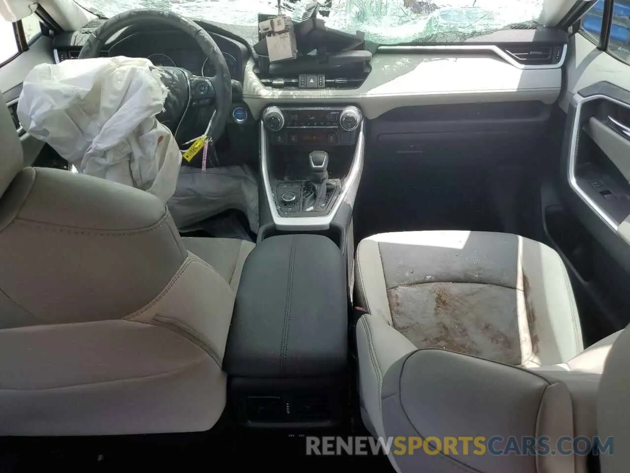 8 Photograph of a damaged car 4T3B6RFV9NU071893 TOYOTA RAV4 2022