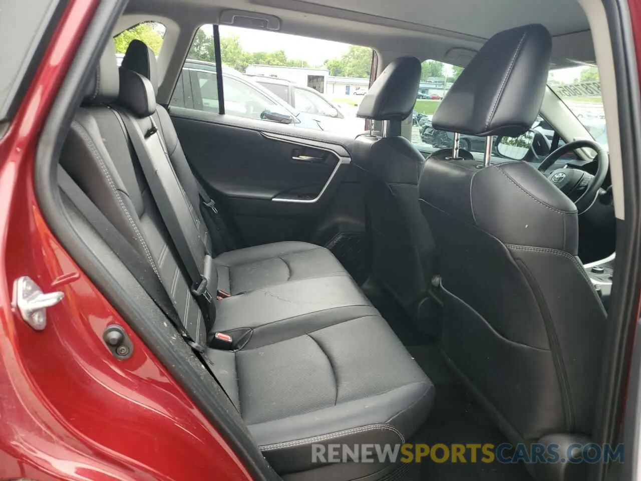 10 Photograph of a damaged car 4T3D6RFV0NU073749 TOYOTA RAV4 2022