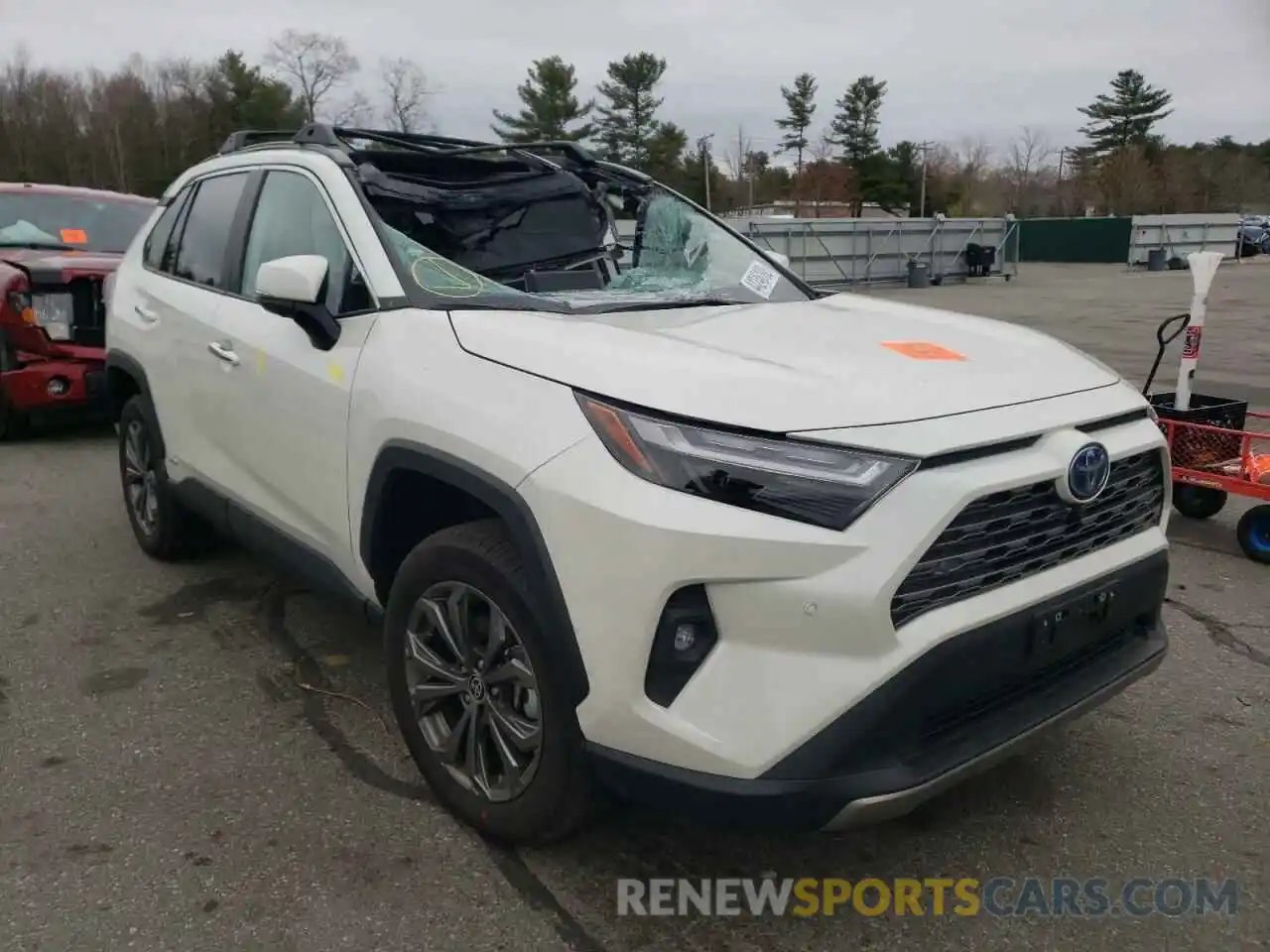 1 Photograph of a damaged car 4T3D6RFV1NU065286 TOYOTA RAV4 2022