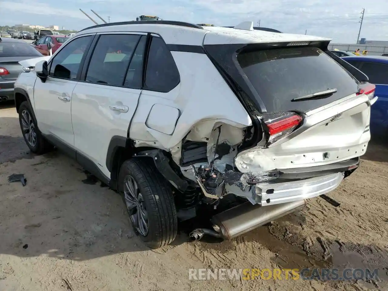 2 Photograph of a damaged car 4T3D6RFV1NU067054 TOYOTA RAV4 2022