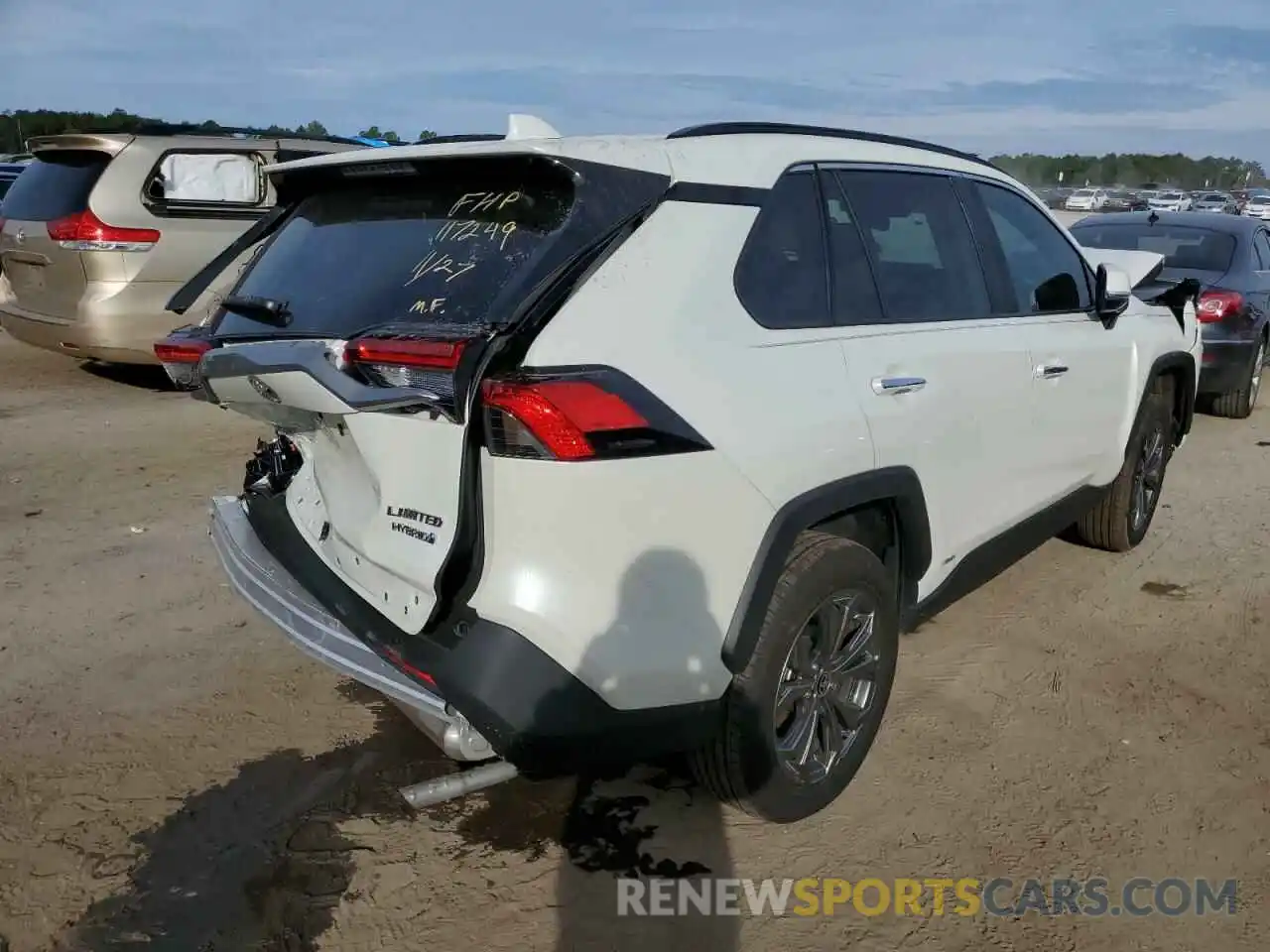 3 Photograph of a damaged car 4T3D6RFV1NU067054 TOYOTA RAV4 2022