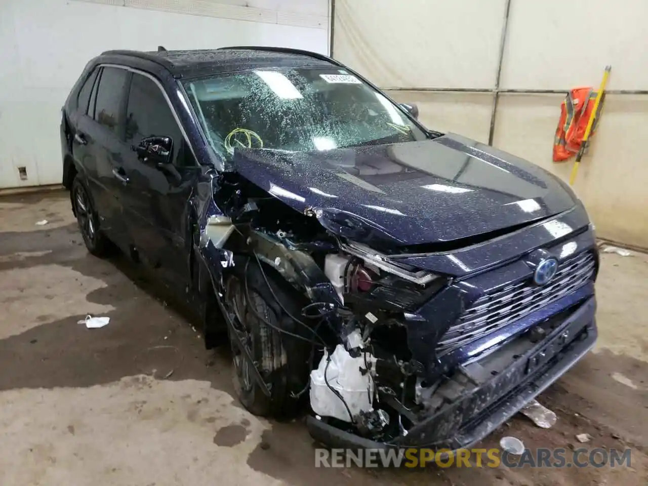 1 Photograph of a damaged car 4T3D6RFV3NU087208 TOYOTA RAV4 2022