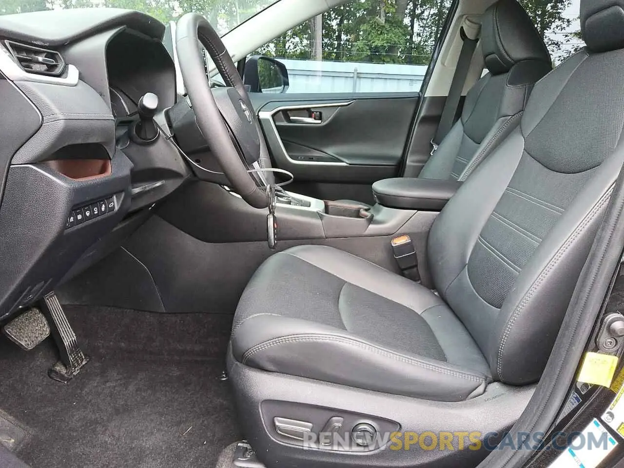 7 Photograph of a damaged car 4T3D6RFV4NU097097 TOYOTA RAV4 2022