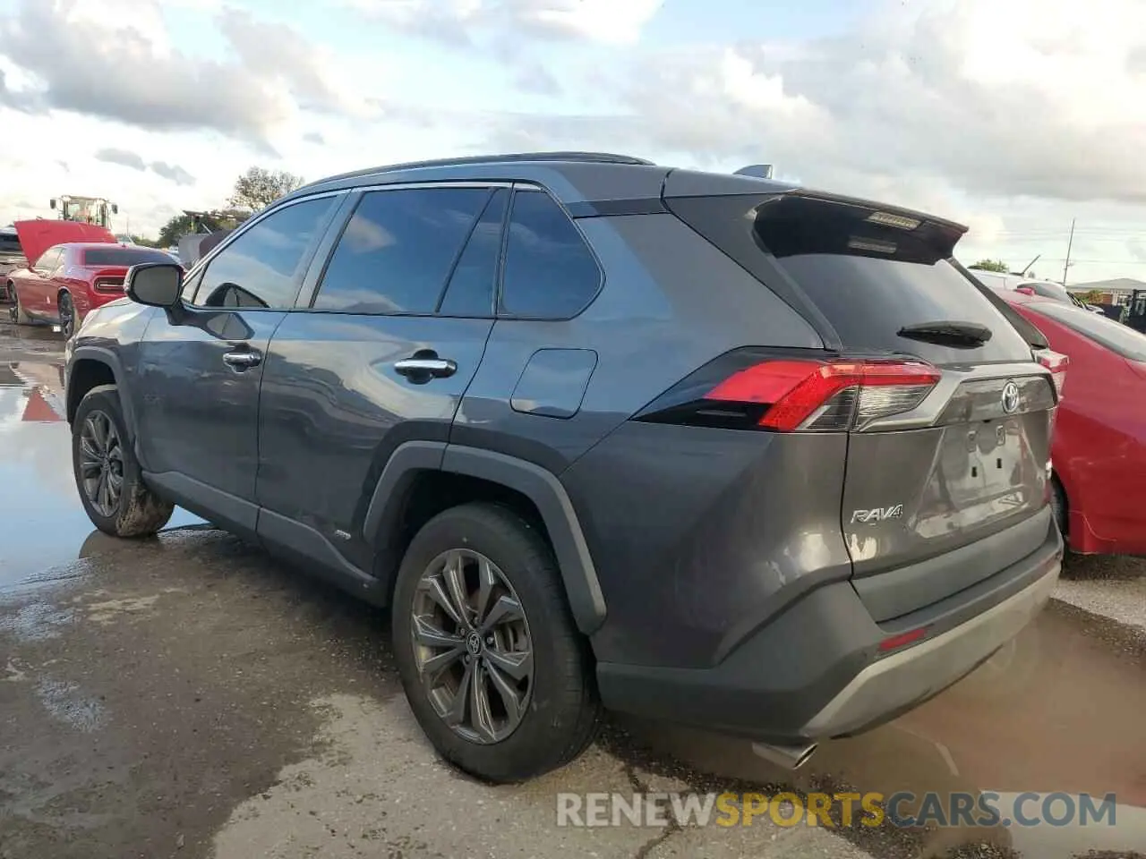 2 Photograph of a damaged car 4T3D6RFV6NU077742 TOYOTA RAV4 2022