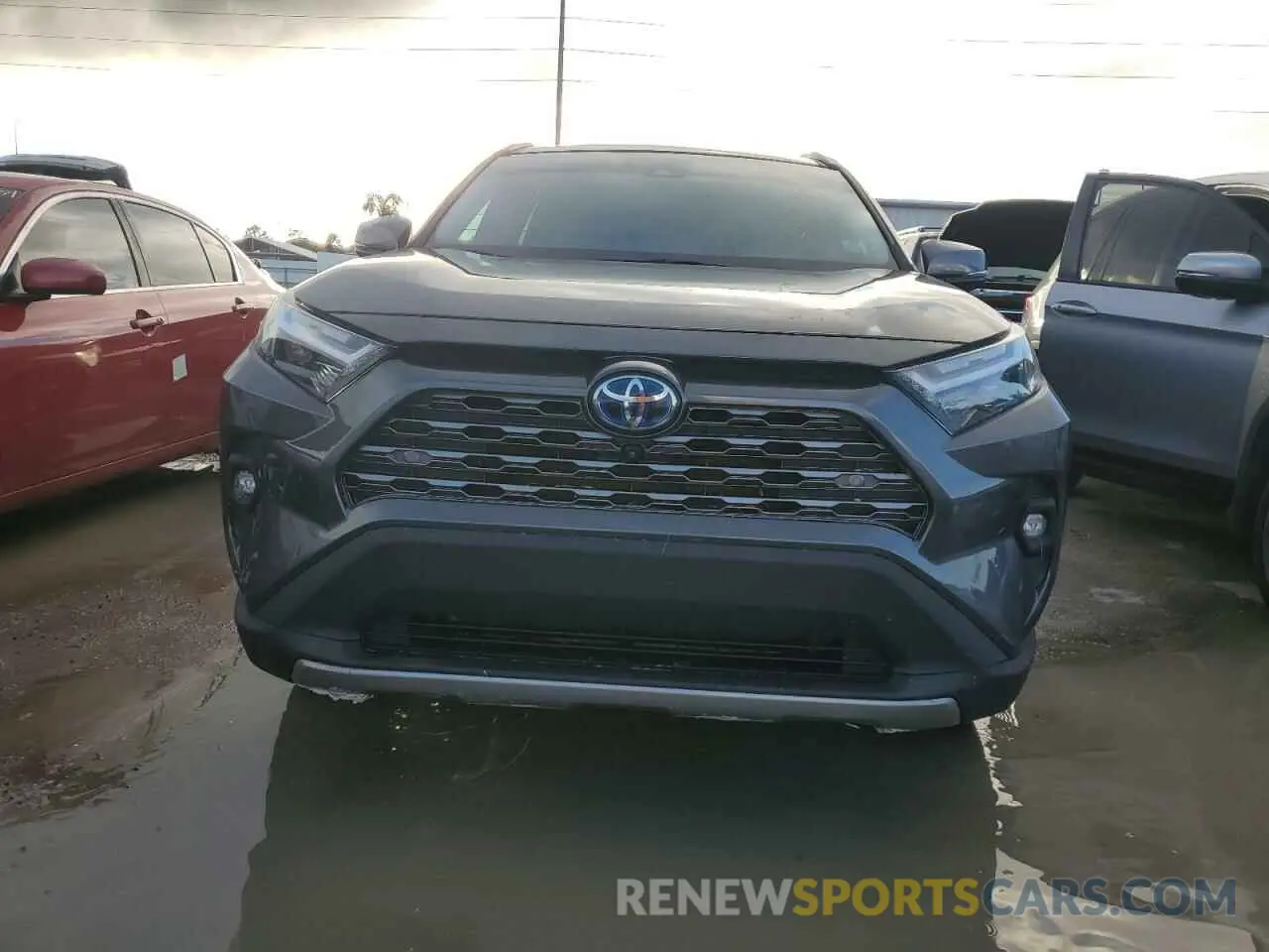 5 Photograph of a damaged car 4T3D6RFV6NU077742 TOYOTA RAV4 2022