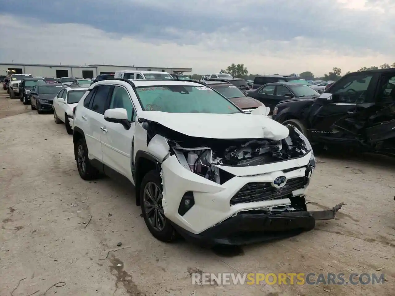 1 Photograph of a damaged car 4T3D6RFV6NU084352 TOYOTA RAV4 2022