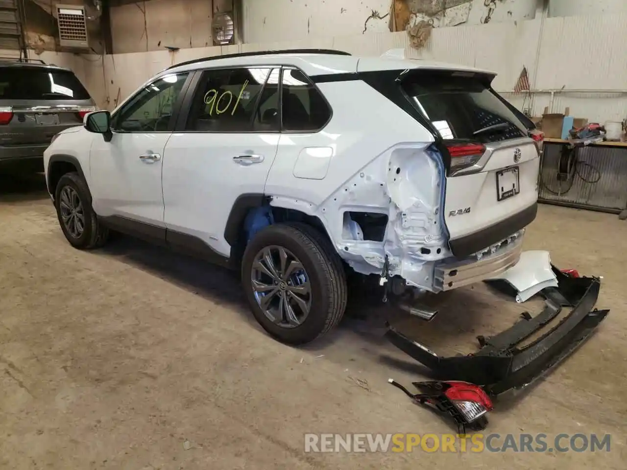 3 Photograph of a damaged car 4T3D6RFV9NU076777 TOYOTA RAV4 2022