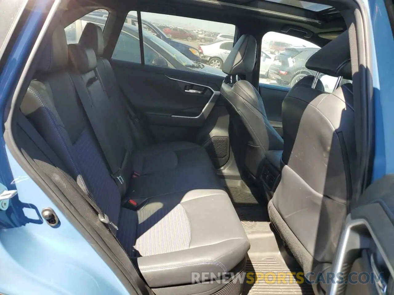 11 Photograph of a damaged car 4T3E6RFV0NU089891 TOYOTA RAV4 2022