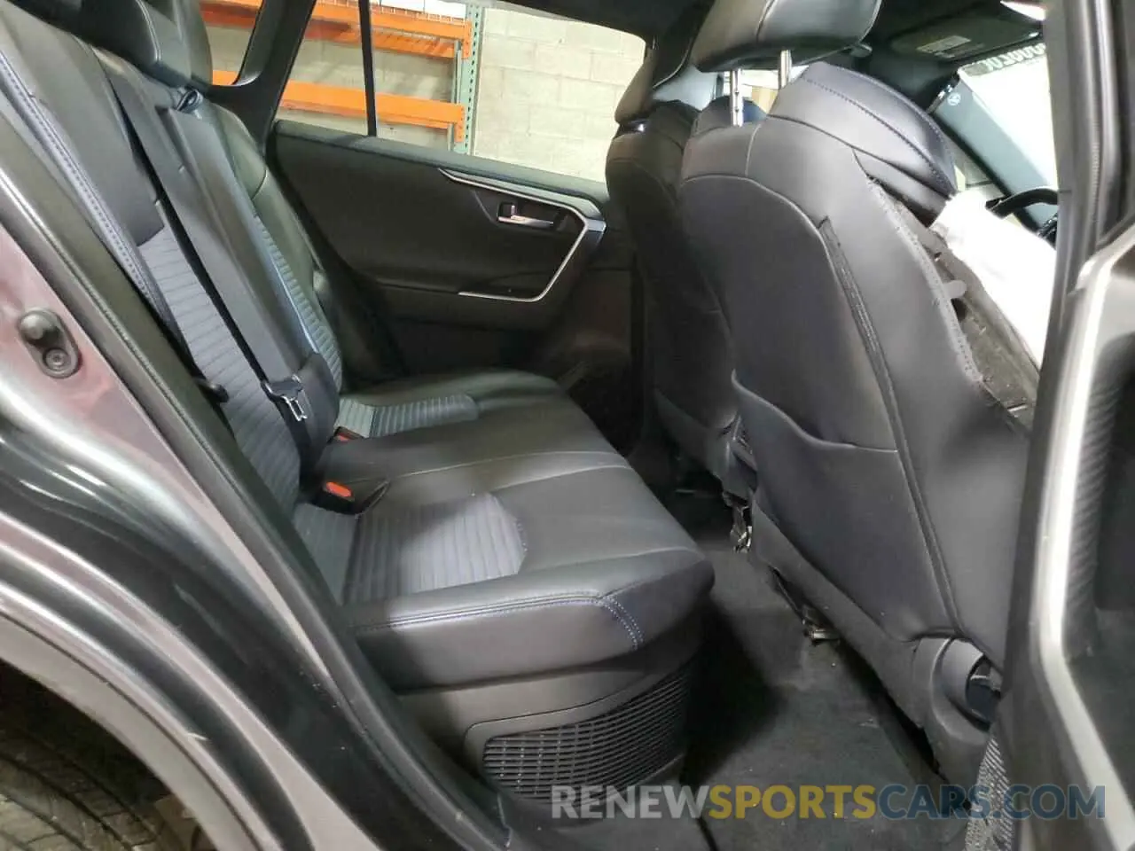 10 Photograph of a damaged car 4T3E6RFV1NU096090 TOYOTA RAV4 2022