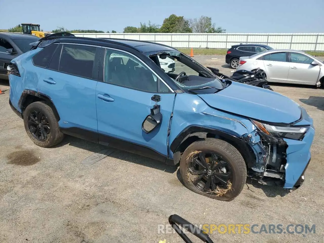 4 Photograph of a damaged car 4T3E6RFV2NU084840 TOYOTA RAV4 2022
