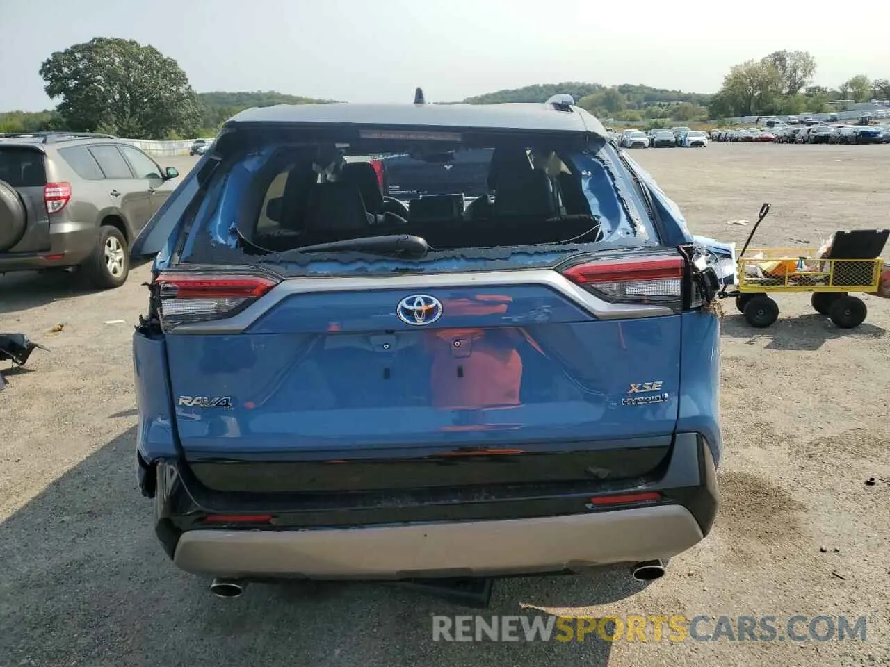 6 Photograph of a damaged car 4T3E6RFV2NU084840 TOYOTA RAV4 2022