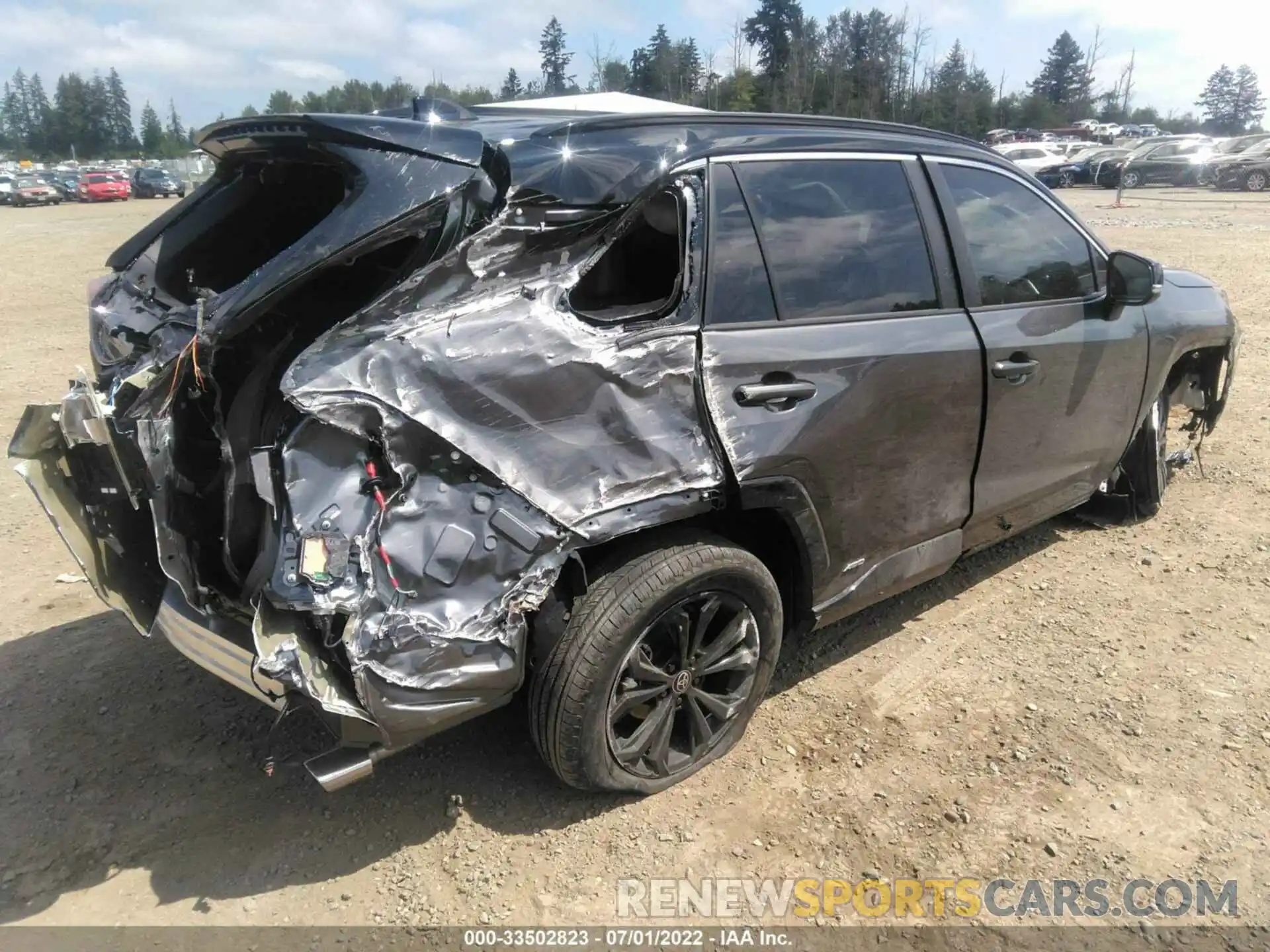 4 Photograph of a damaged car 4T3E6RFV5NU076604 TOYOTA RAV4 2022