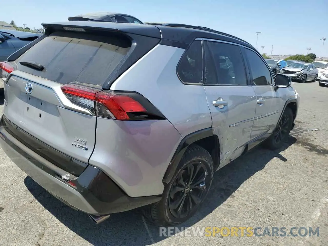 3 Photograph of a damaged car 4T3E6RFV5NU078076 TOYOTA RAV4 2022