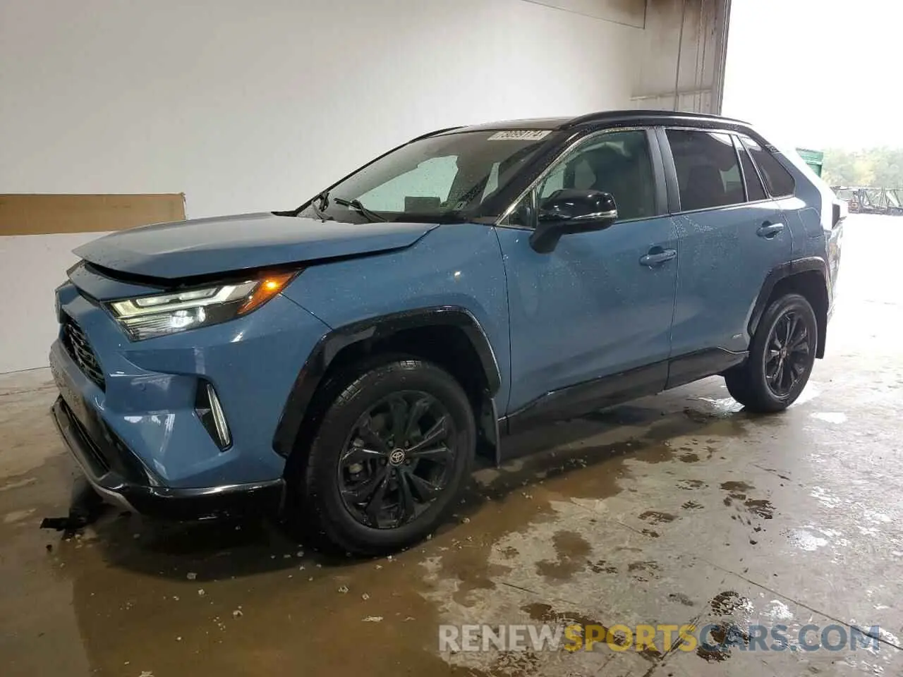 1 Photograph of a damaged car 4T3E6RFV6NU070763 TOYOTA RAV4 2022