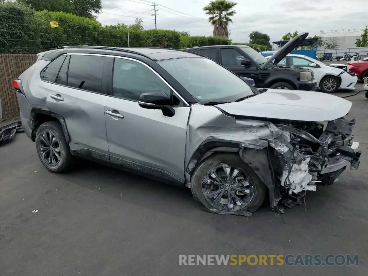 4 Photograph of a damaged car 4T3E6RFV6NU088390 TOYOTA RAV4 2022