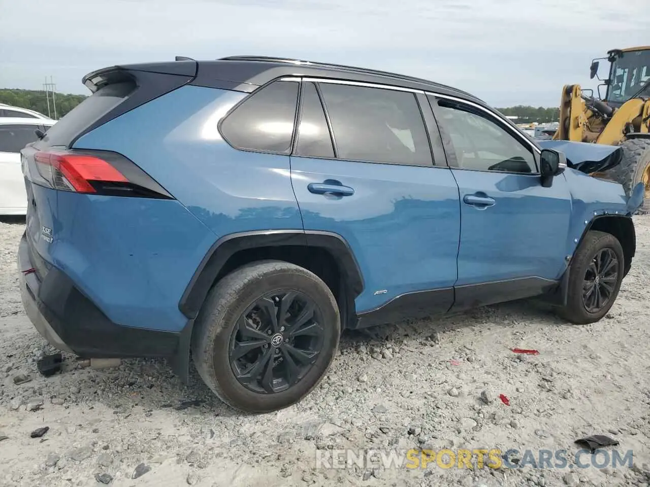 3 Photograph of a damaged car 4T3E6RFV8NU084048 TOYOTA RAV4 2022