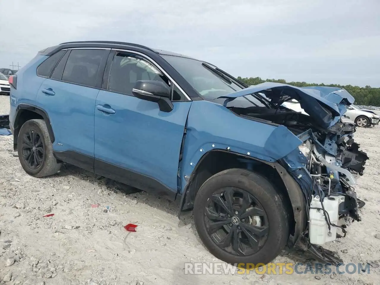 4 Photograph of a damaged car 4T3E6RFV8NU084048 TOYOTA RAV4 2022