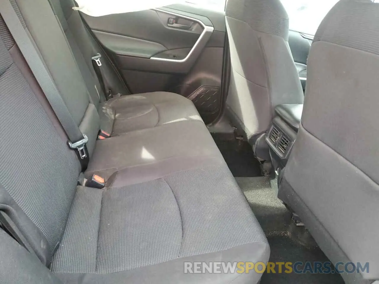 11 Photograph of a damaged car 4T3LWRFV3NU070274 TOYOTA RAV4 2022