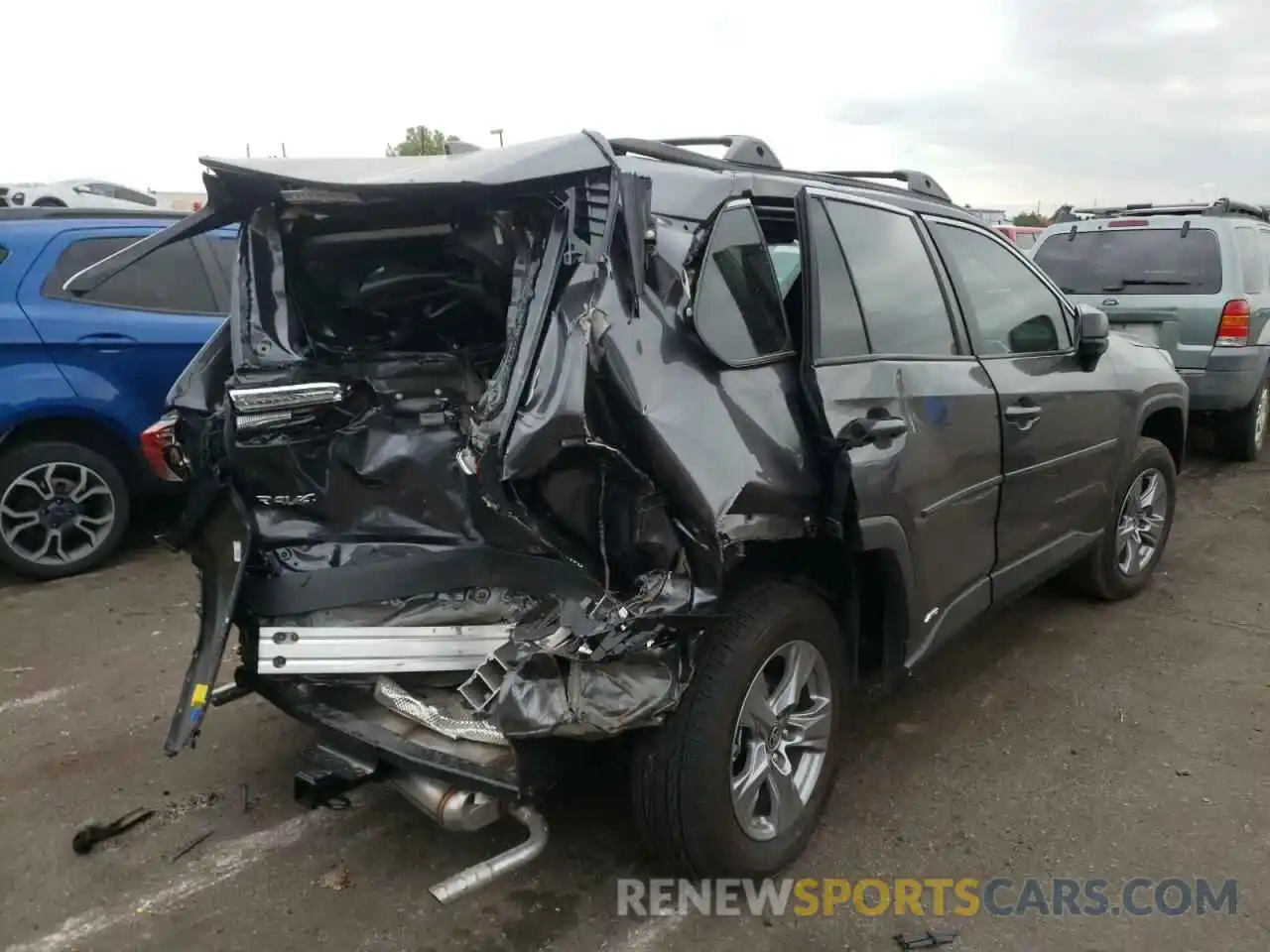 4 Photograph of a damaged car 4T3LWRFV4NU067092 TOYOTA RAV4 2022