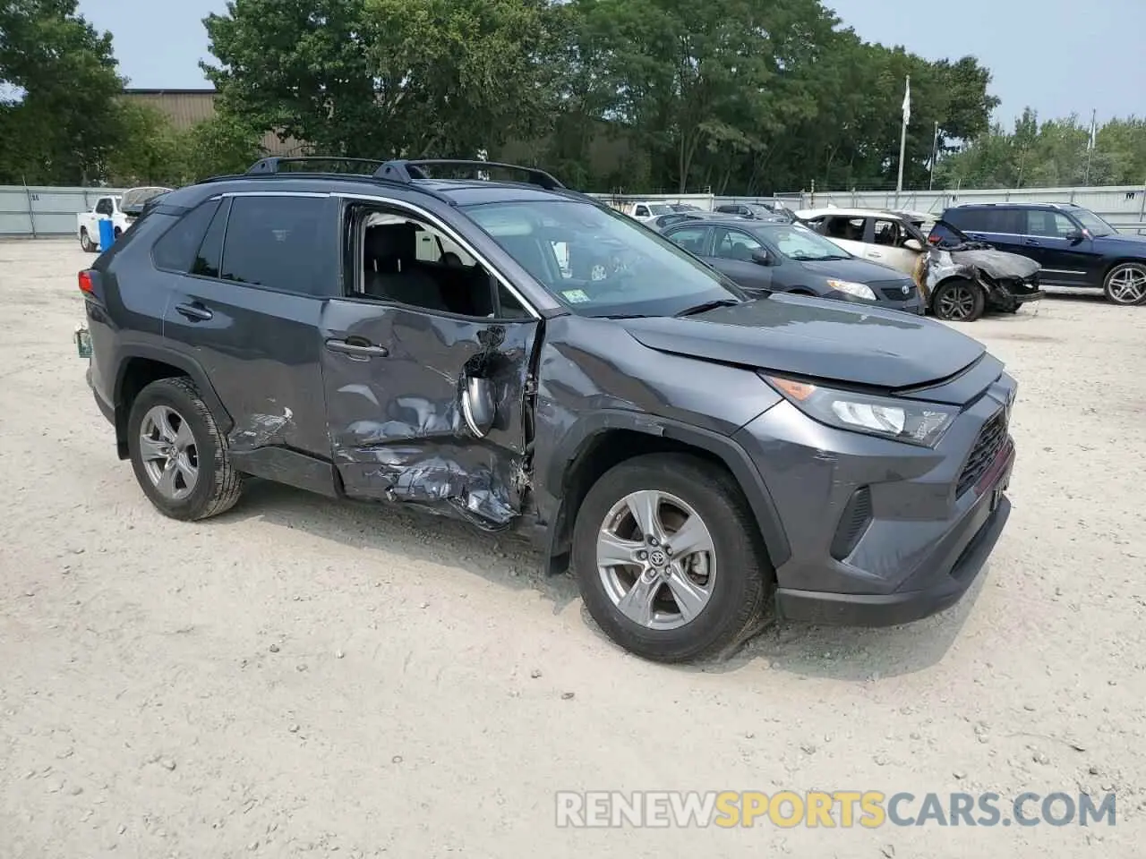 4 Photograph of a damaged car 4T3MWRFV8NU064345 TOYOTA RAV4 2022