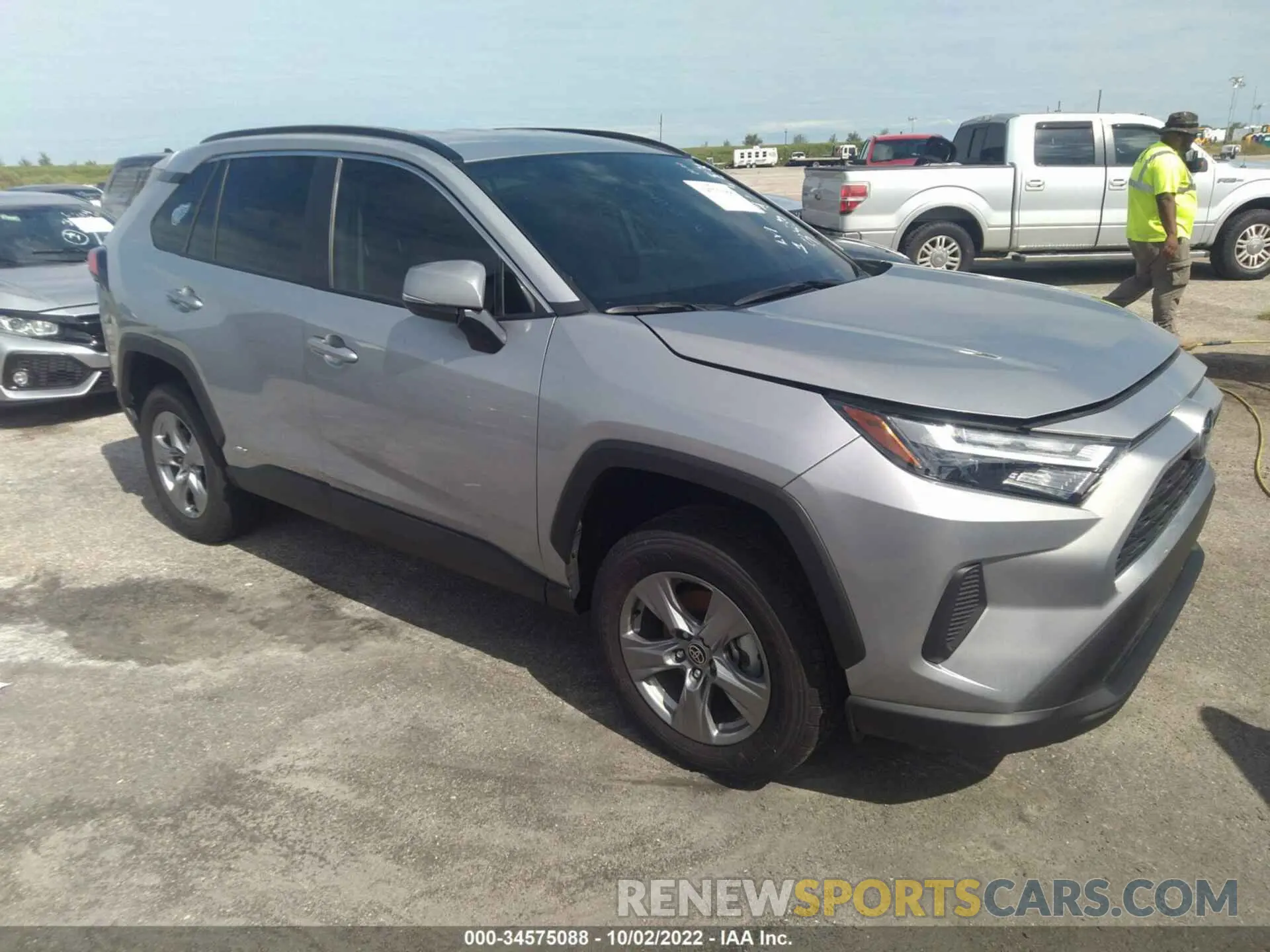 1 Photograph of a damaged car 4T3RWRFV0NU064362 TOYOTA RAV4 2022