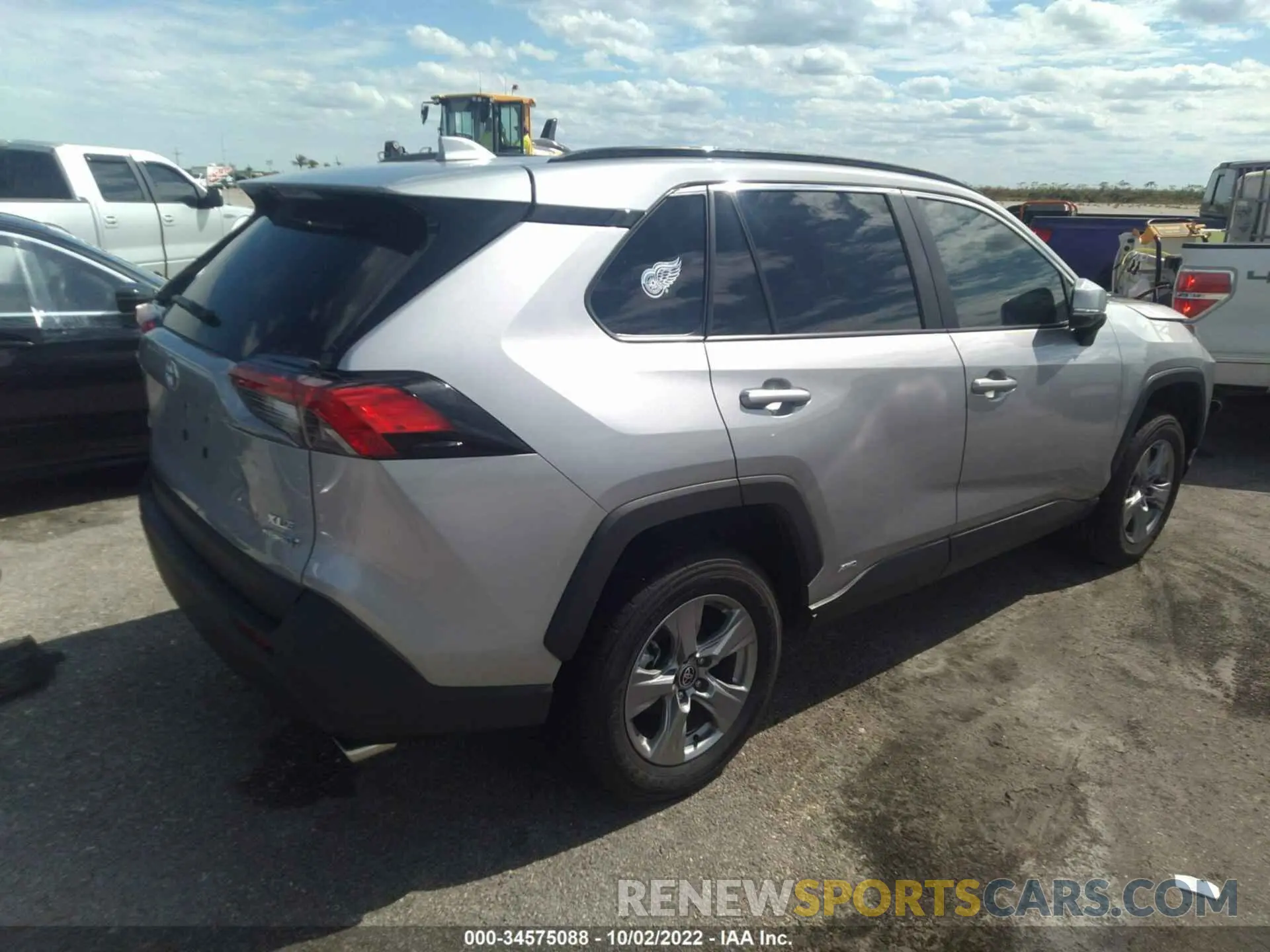 4 Photograph of a damaged car 4T3RWRFV0NU064362 TOYOTA RAV4 2022
